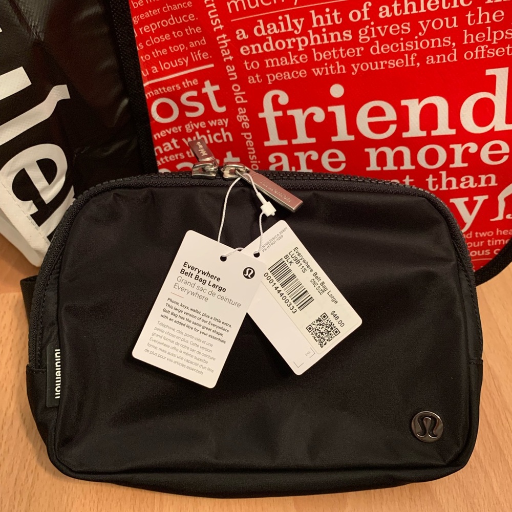 (SOLD) Lululemon Everywhere Belt Bag (Black)